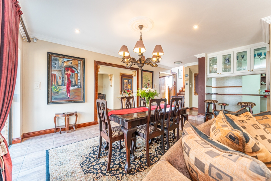 4 Bedroom Property for Sale in Helderkruin Gauteng