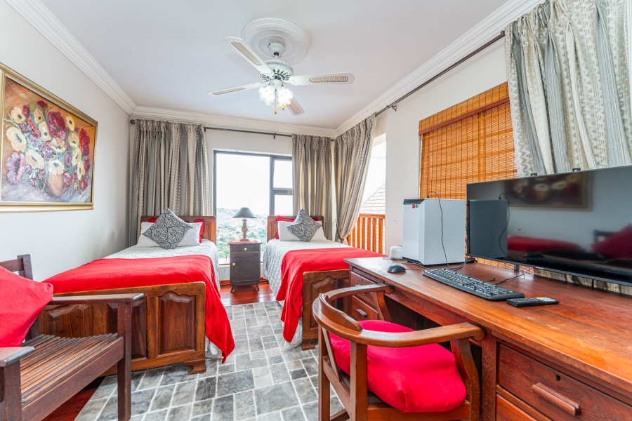 4 Bedroom Property for Sale in Helderkruin Gauteng