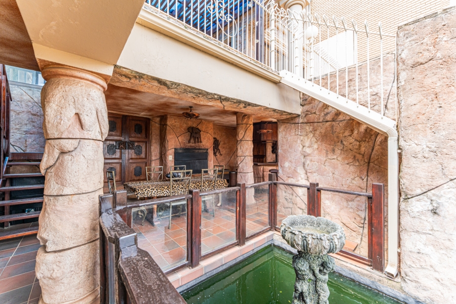 4 Bedroom Property for Sale in Helderkruin Gauteng