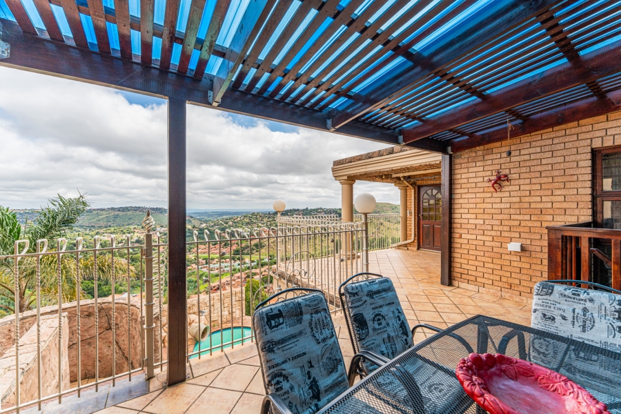 4 Bedroom Property for Sale in Helderkruin Gauteng