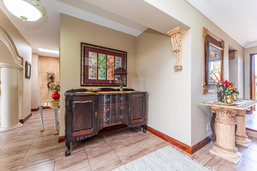 4 Bedroom Property for Sale in Helderkruin Gauteng