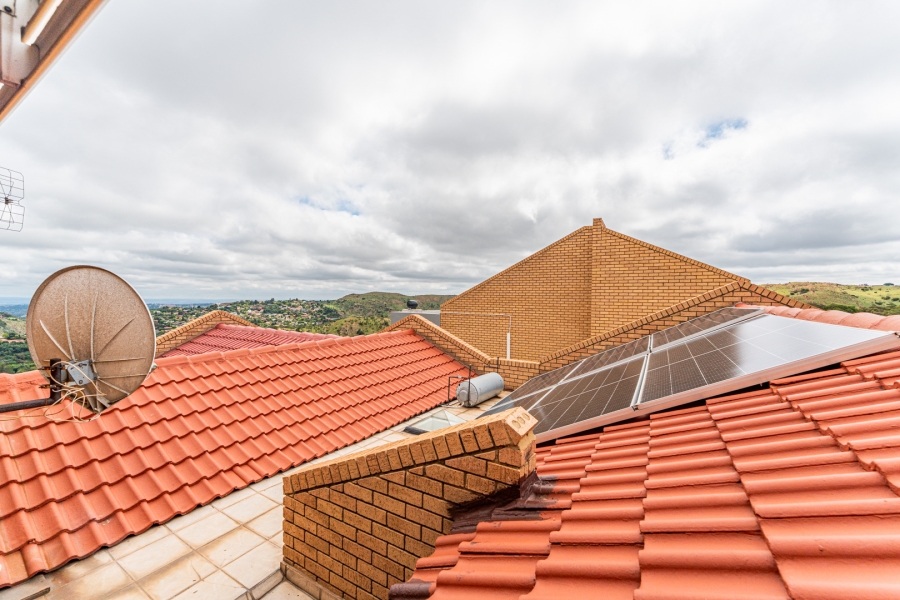 4 Bedroom Property for Sale in Helderkruin Gauteng