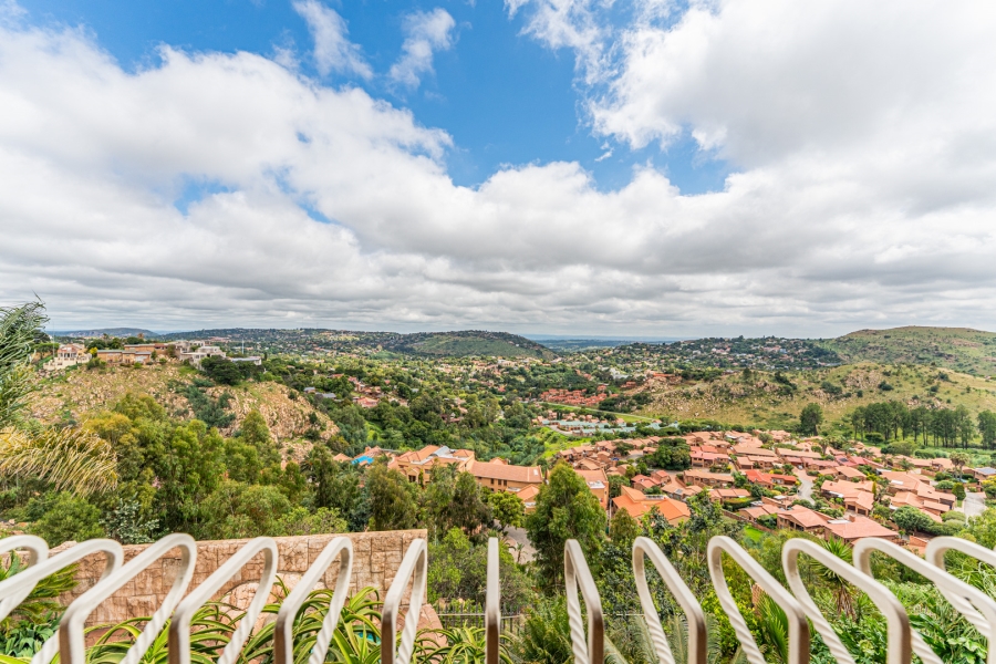 4 Bedroom Property for Sale in Helderkruin Gauteng