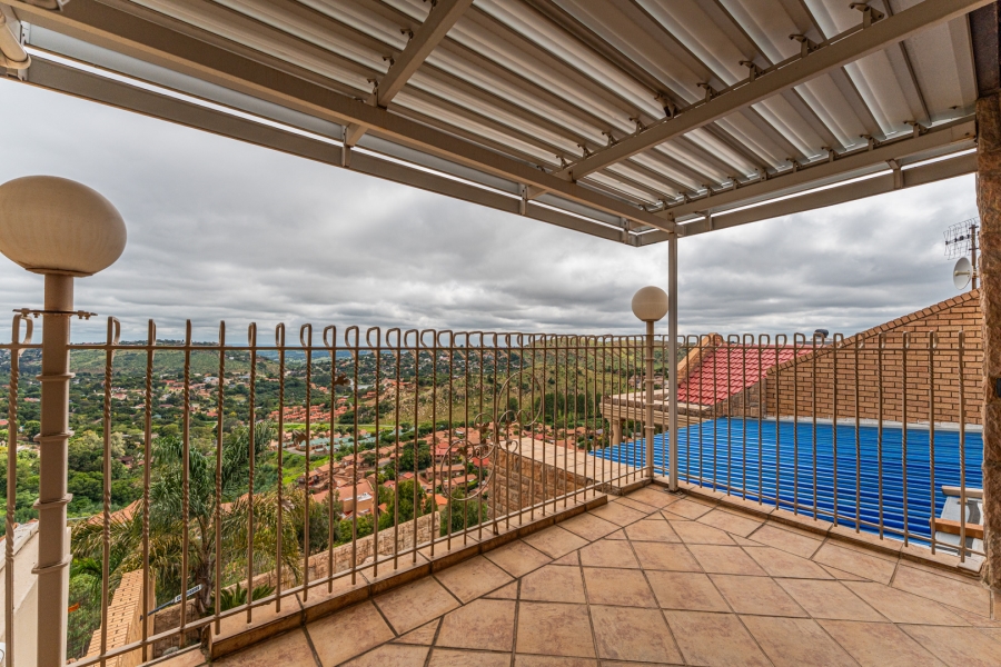 4 Bedroom Property for Sale in Helderkruin Gauteng