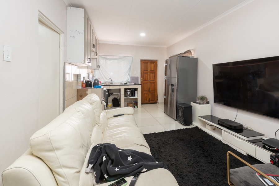 6 Bedroom Property for Sale in Glenvista Gauteng