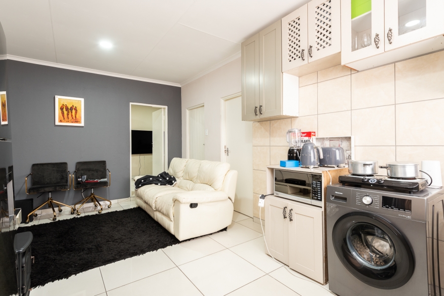 6 Bedroom Property for Sale in Glenvista Gauteng