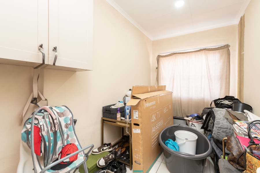 6 Bedroom Property for Sale in Glenvista Gauteng