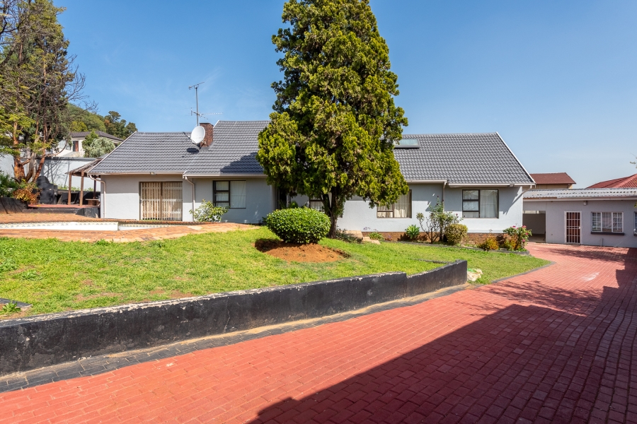 6 Bedroom Property for Sale in Glenvista Gauteng