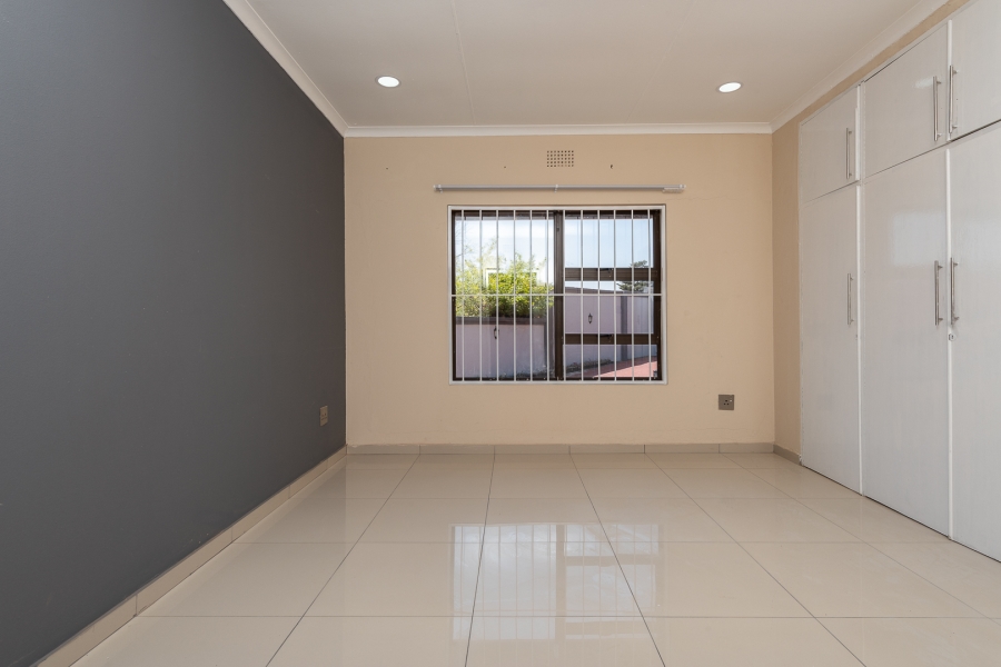 6 Bedroom Property for Sale in Glenvista Gauteng