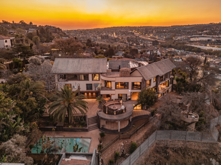 8 Bedroom Property for Sale in Glenvista Gauteng