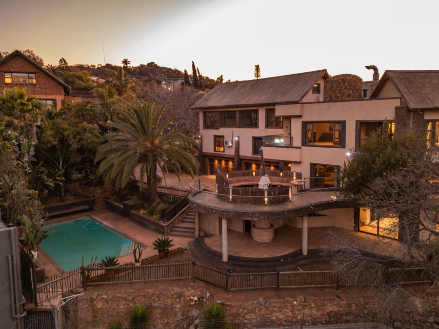 8 Bedroom Property for Sale in Glenvista Gauteng