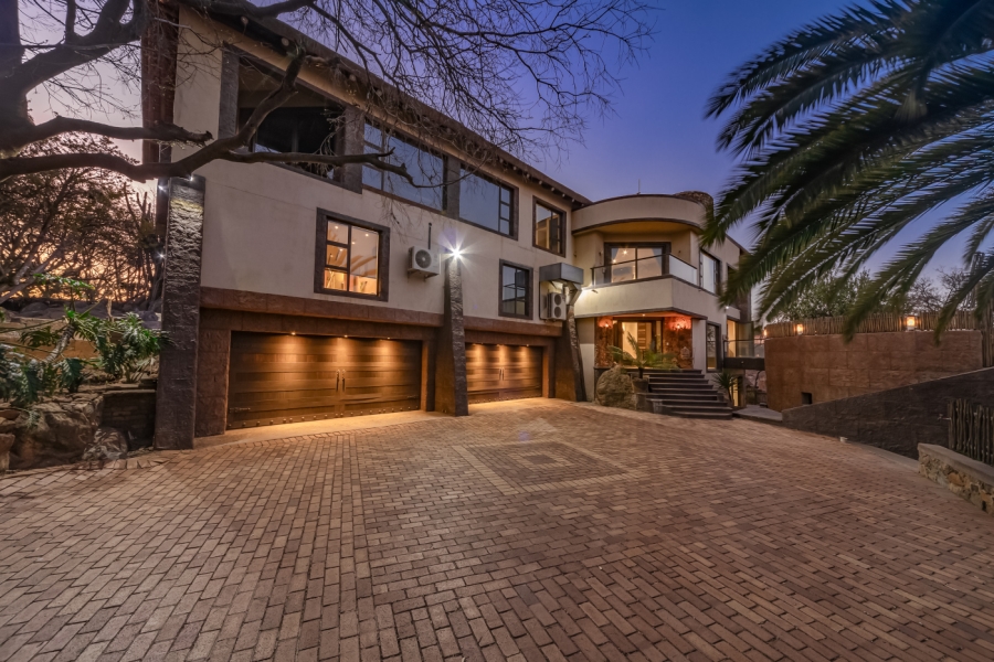 8 Bedroom Property for Sale in Glenvista Gauteng