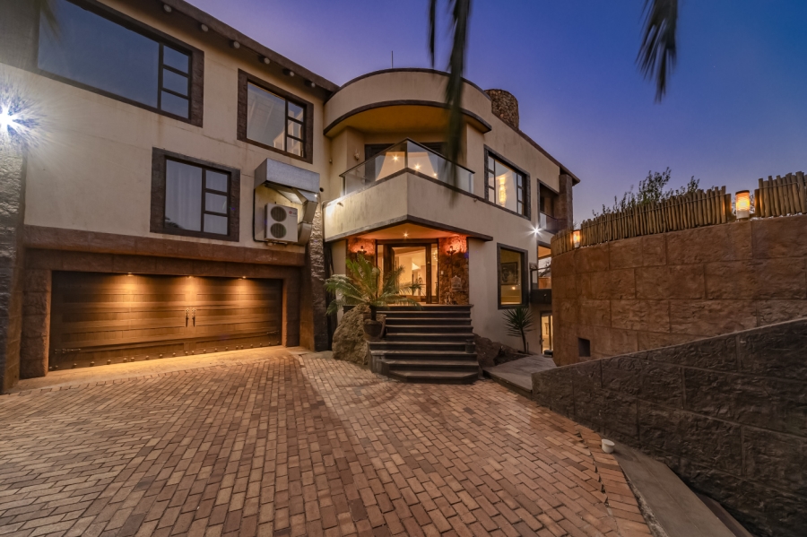 8 Bedroom Property for Sale in Glenvista Gauteng