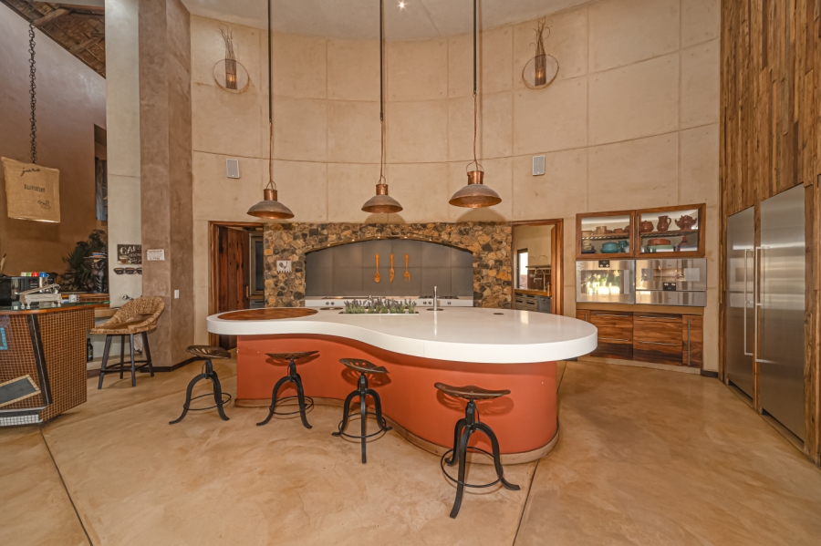 8 Bedroom Property for Sale in Glenvista Gauteng