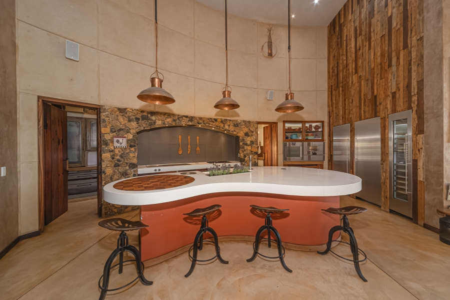 8 Bedroom Property for Sale in Glenvista Gauteng