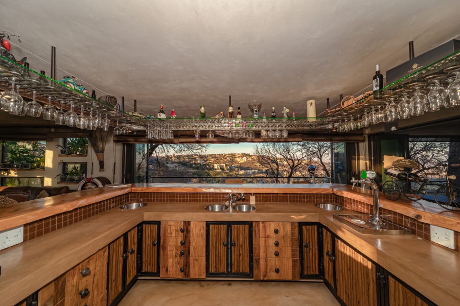 8 Bedroom Property for Sale in Glenvista Gauteng