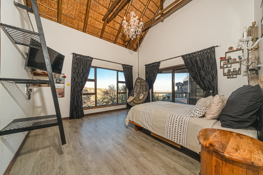 8 Bedroom Property for Sale in Glenvista Gauteng