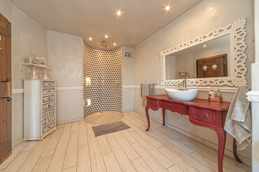 8 Bedroom Property for Sale in Glenvista Gauteng