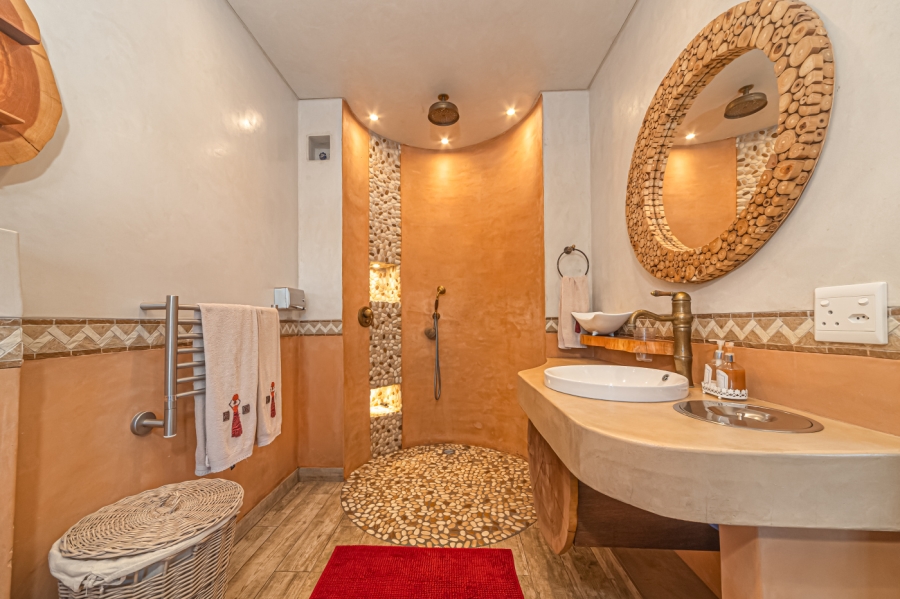 8 Bedroom Property for Sale in Glenvista Gauteng