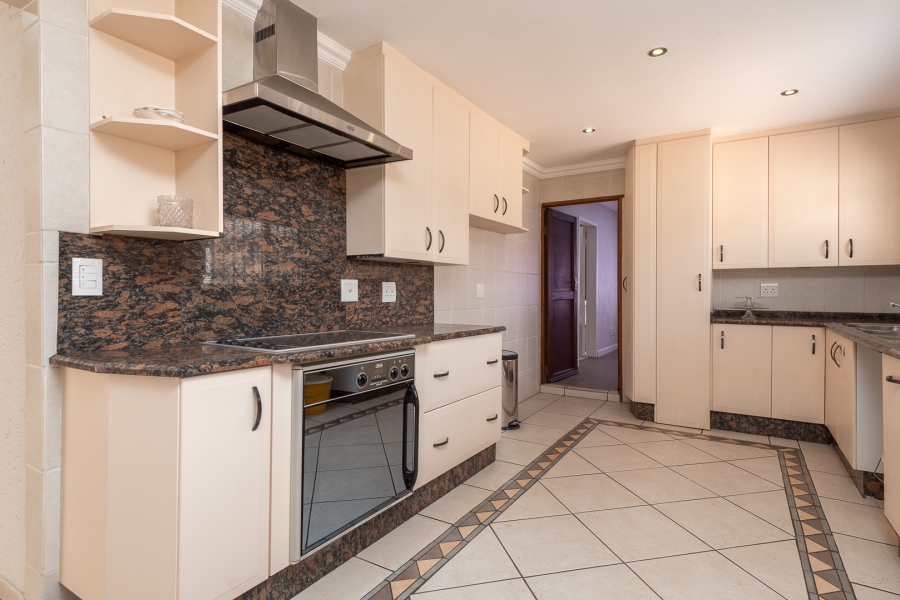 4 Bedroom Property for Sale in Bassonia Gauteng