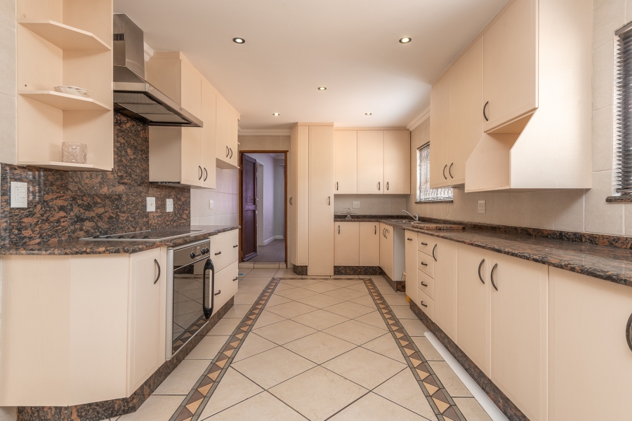 4 Bedroom Property for Sale in Bassonia Gauteng