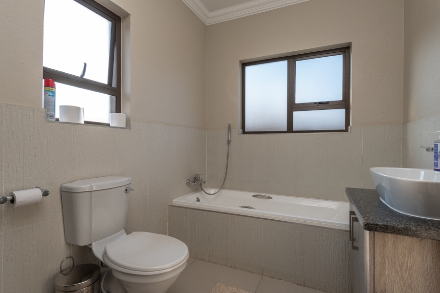 3 Bedroom Property for Sale in Eye of Africa Gauteng