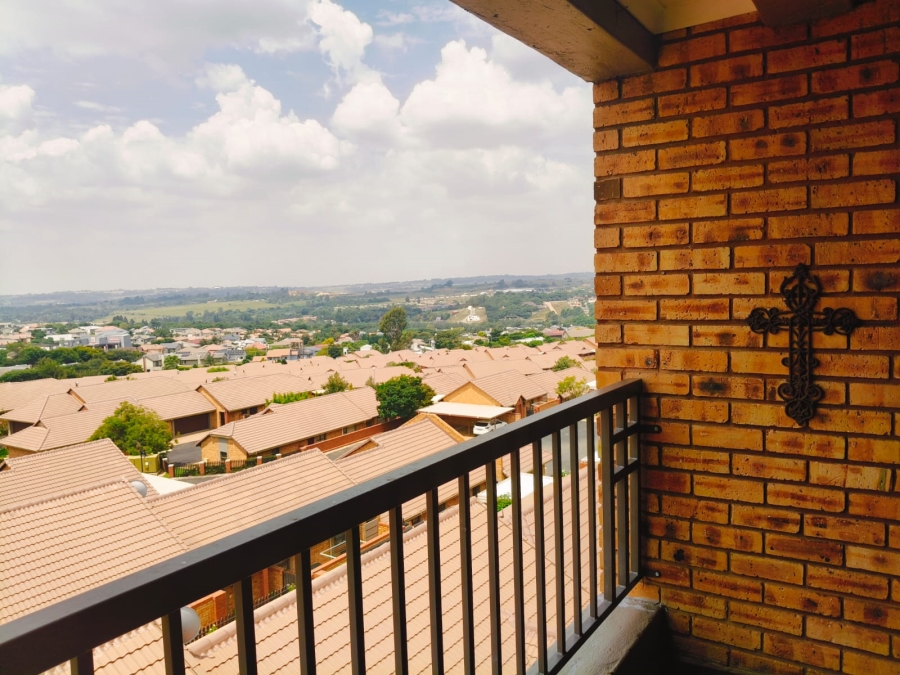 2 Bedroom Property for Sale in Featherbrooke Hills Retirement Gauteng