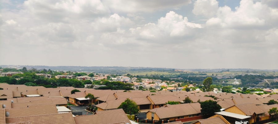 2 Bedroom Property for Sale in Featherbrooke Hills Retirement Gauteng