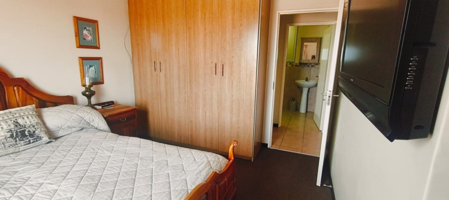 2 Bedroom Property for Sale in Featherbrooke Hills Retirement Gauteng