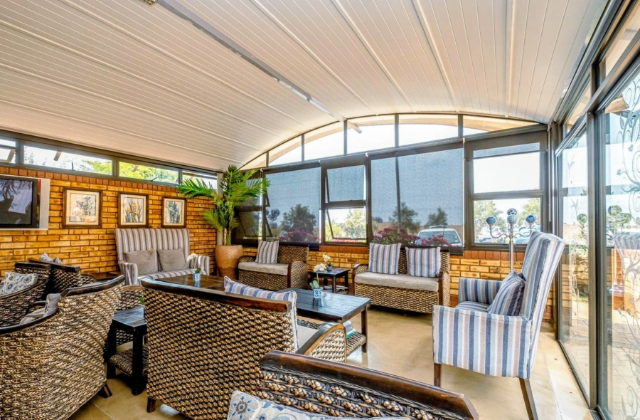 2 Bedroom Property for Sale in Featherbrooke Hills Retirement Gauteng