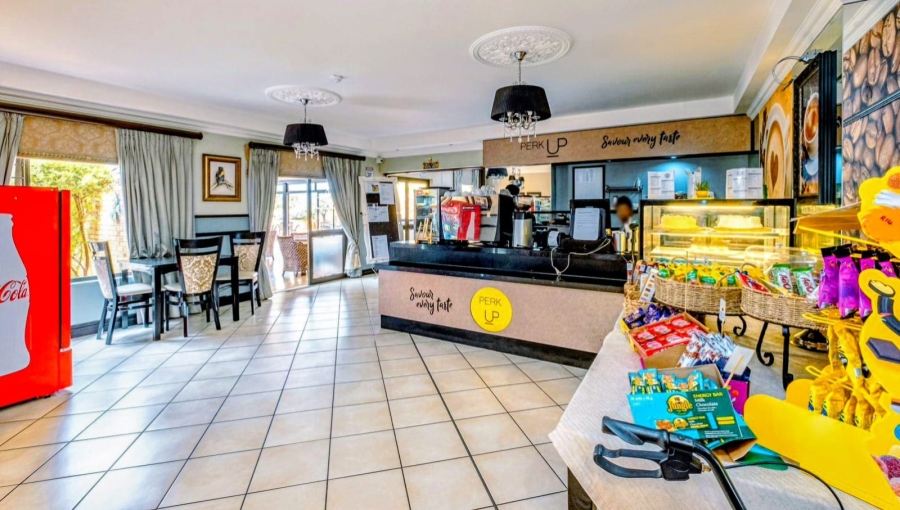 2 Bedroom Property for Sale in Featherbrooke Hills Retirement Gauteng