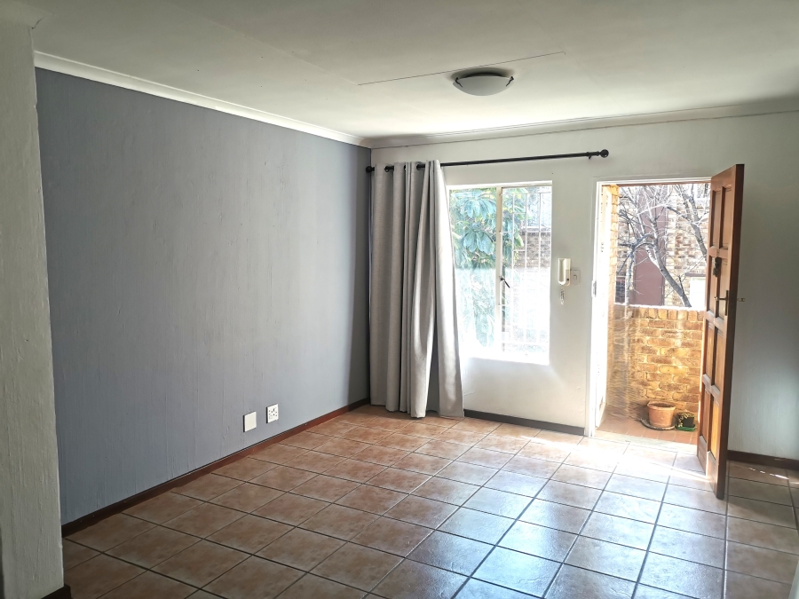 To Let 2 Bedroom Property for Rent in Allens Nek Gauteng