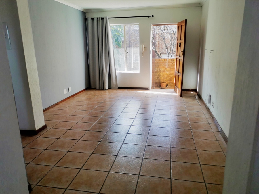 To Let 2 Bedroom Property for Rent in Allens Nek Gauteng