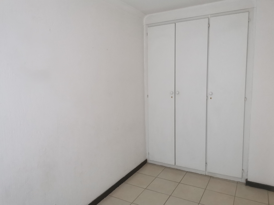 To Let 2 Bedroom Property for Rent in Allens Nek Gauteng