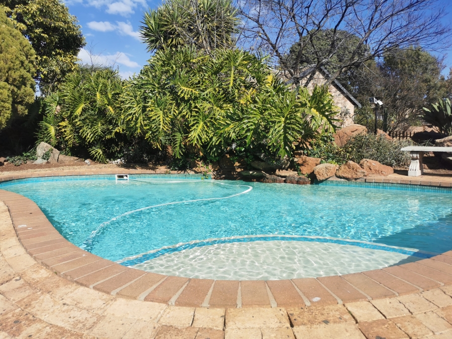 To Let 2 Bedroom Property for Rent in Allens Nek Gauteng