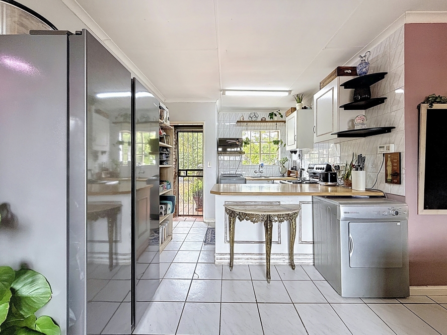 1 Bedroom Property for Sale in Die Hoewes Gauteng