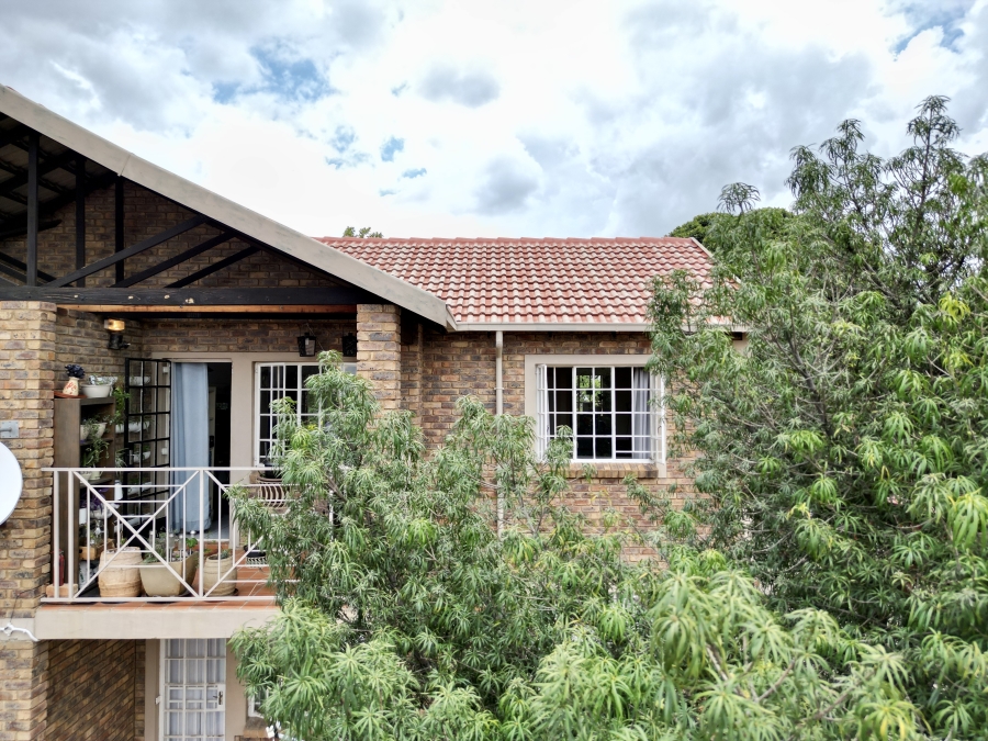 1 Bedroom Property for Sale in Die Hoewes Gauteng