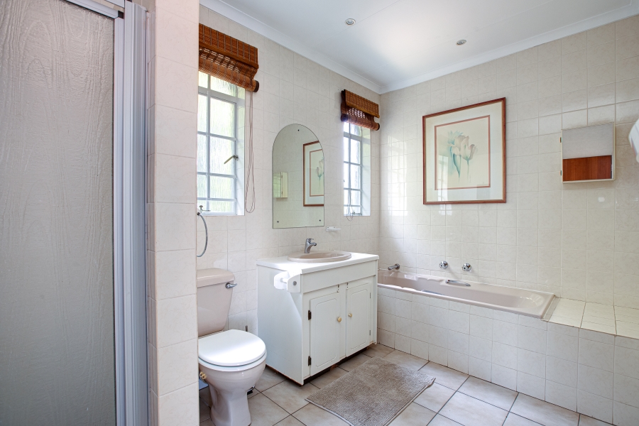 To Let 2 Bedroom Property for Rent in Linden Gauteng