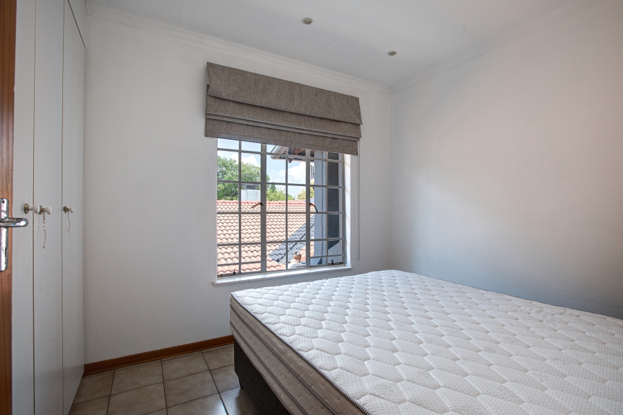 To Let 2 Bedroom Property for Rent in Linden Gauteng