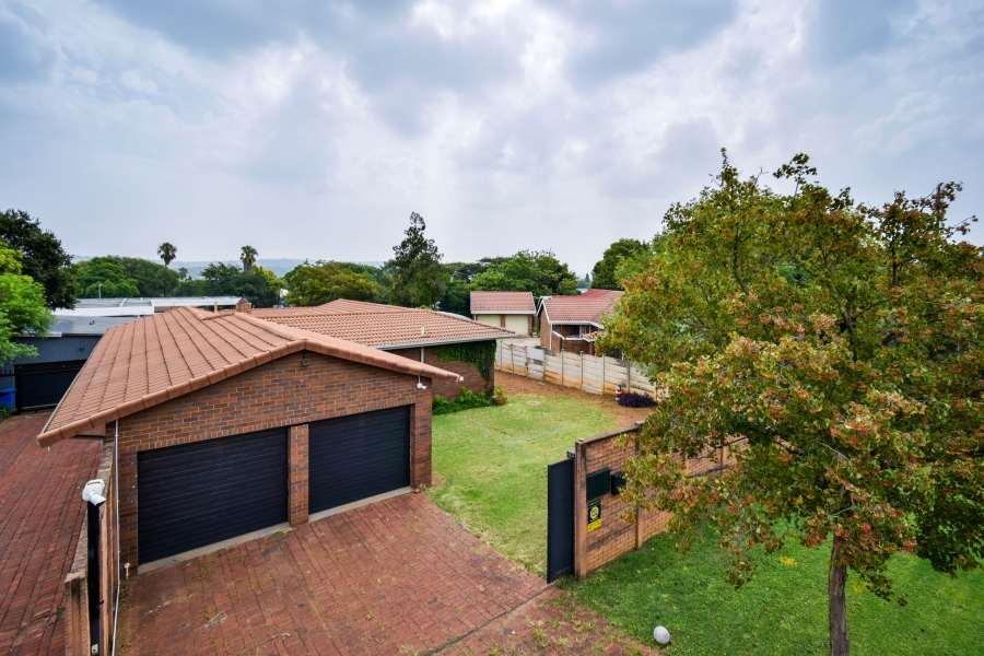 3 Bedroom Property for Sale in Garsfontein Gauteng