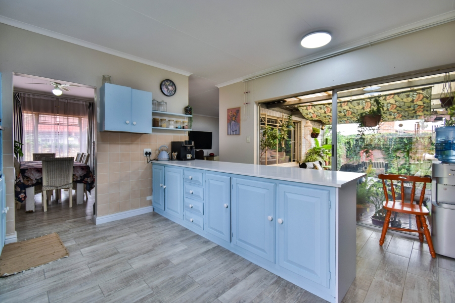 3 Bedroom Property for Sale in Garsfontein Gauteng