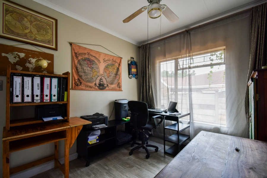 3 Bedroom Property for Sale in Garsfontein Gauteng