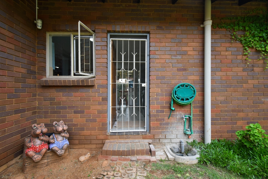 3 Bedroom Property for Sale in Garsfontein Gauteng