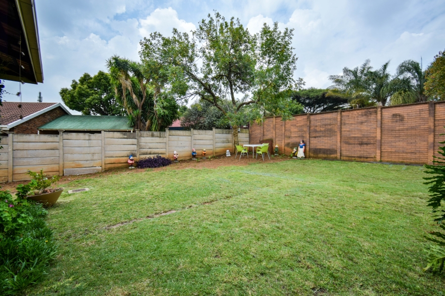 3 Bedroom Property for Sale in Garsfontein Gauteng