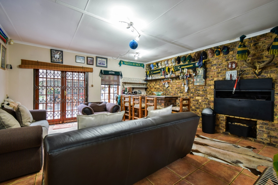 4 Bedroom Property for Sale in Magalieskruin Gauteng