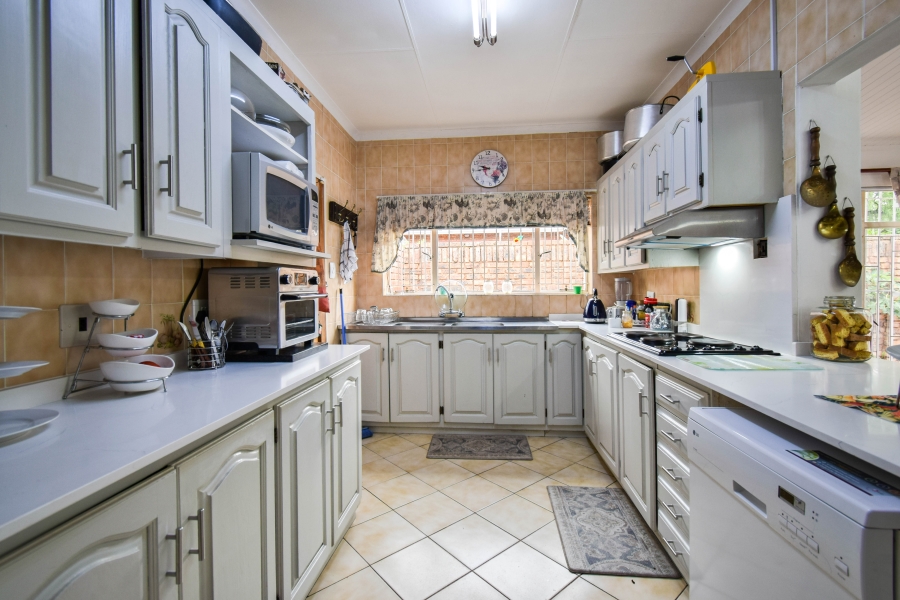 4 Bedroom Property for Sale in Magalieskruin Gauteng