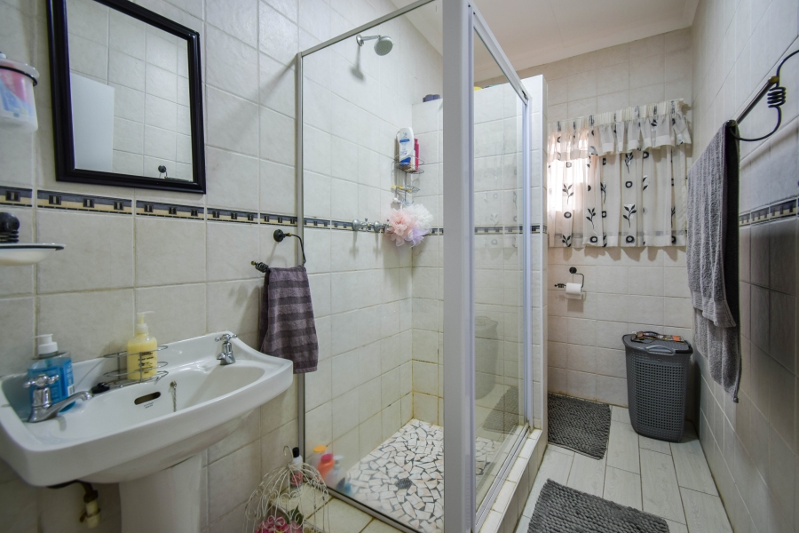 4 Bedroom Property for Sale in Magalieskruin Gauteng