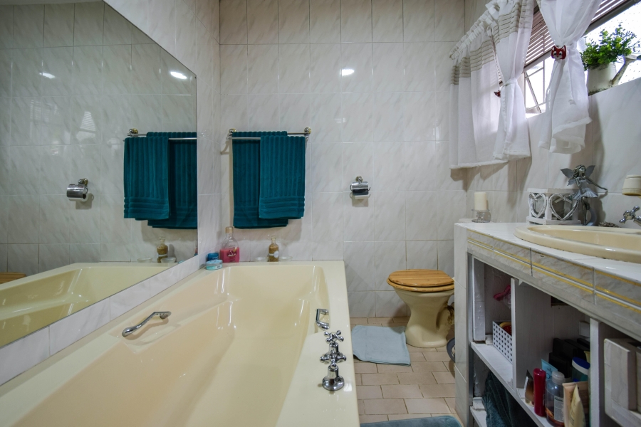 4 Bedroom Property for Sale in Magalieskruin Gauteng