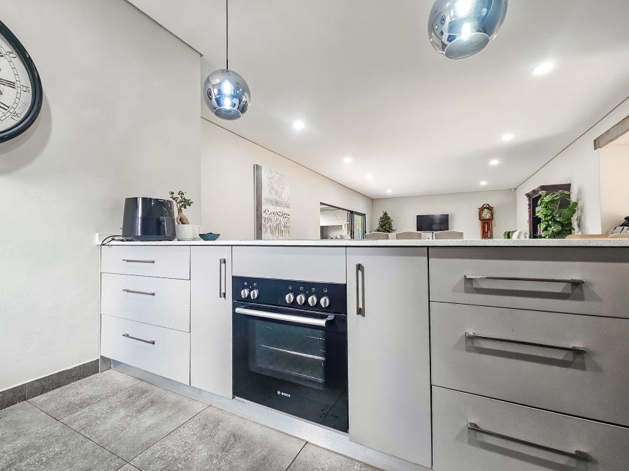 3 Bedroom Property for Sale in Brooklyn Gauteng