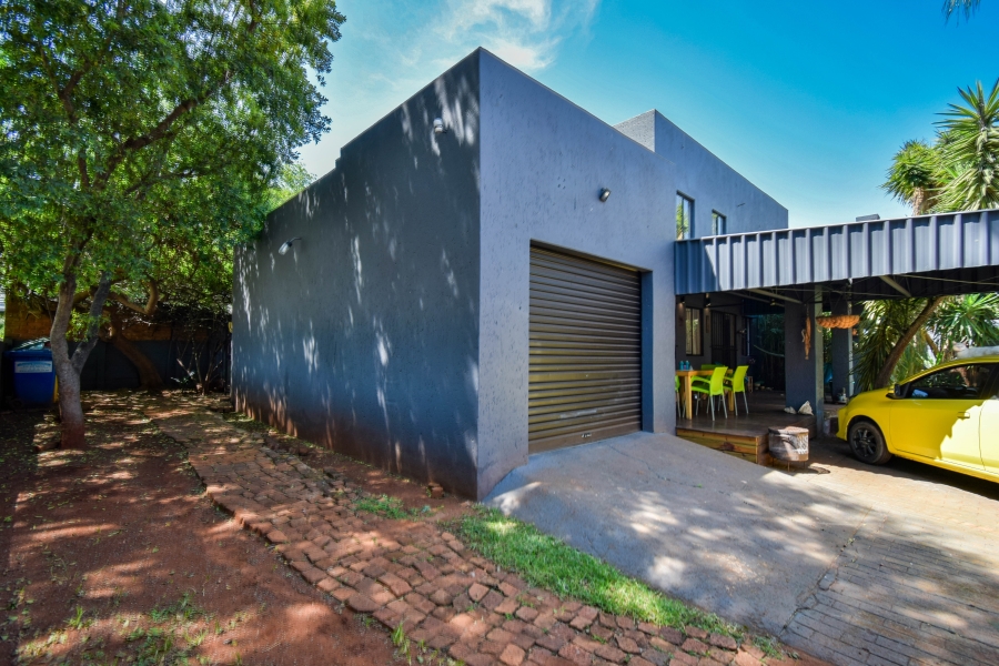 3 Bedroom Property for Sale in Garsfontein Gauteng